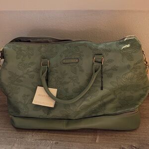 Ellen Tracy duffle bag